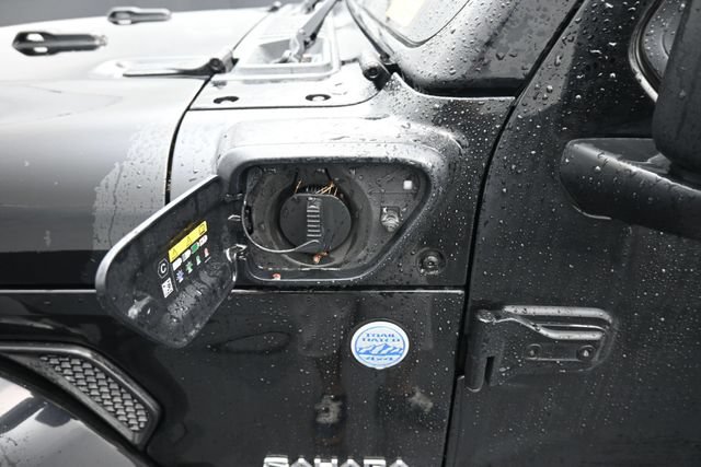 Used 2023 Jeep Wrangler Unlimited Sahara w/ Cold Weather Group AWD/4WD image 12