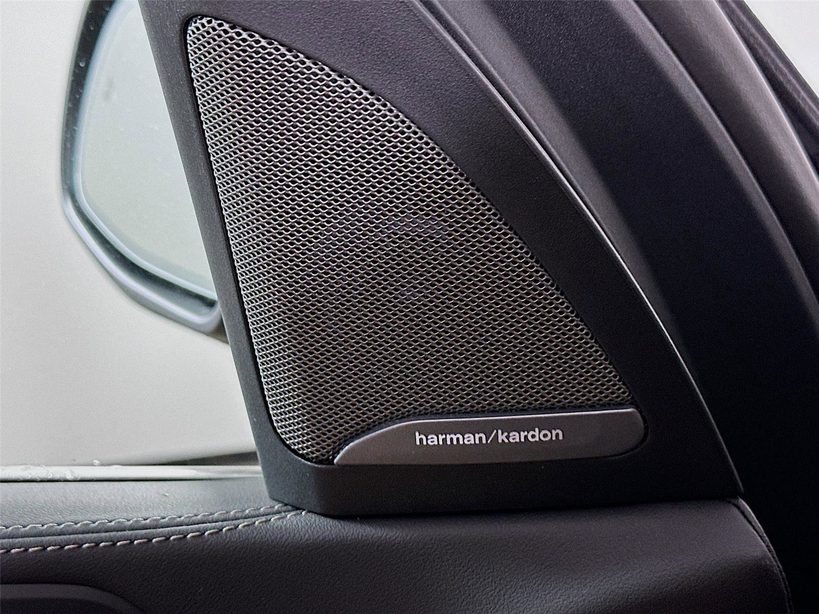 New 2026 BMW X5 xDrive50e w/ Climate Comfort Package image 19