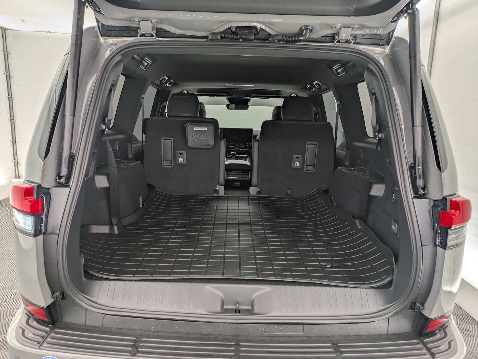 Used 2024 Lexus GX 550 w/ Cold Area Package AWD/4WD image 34