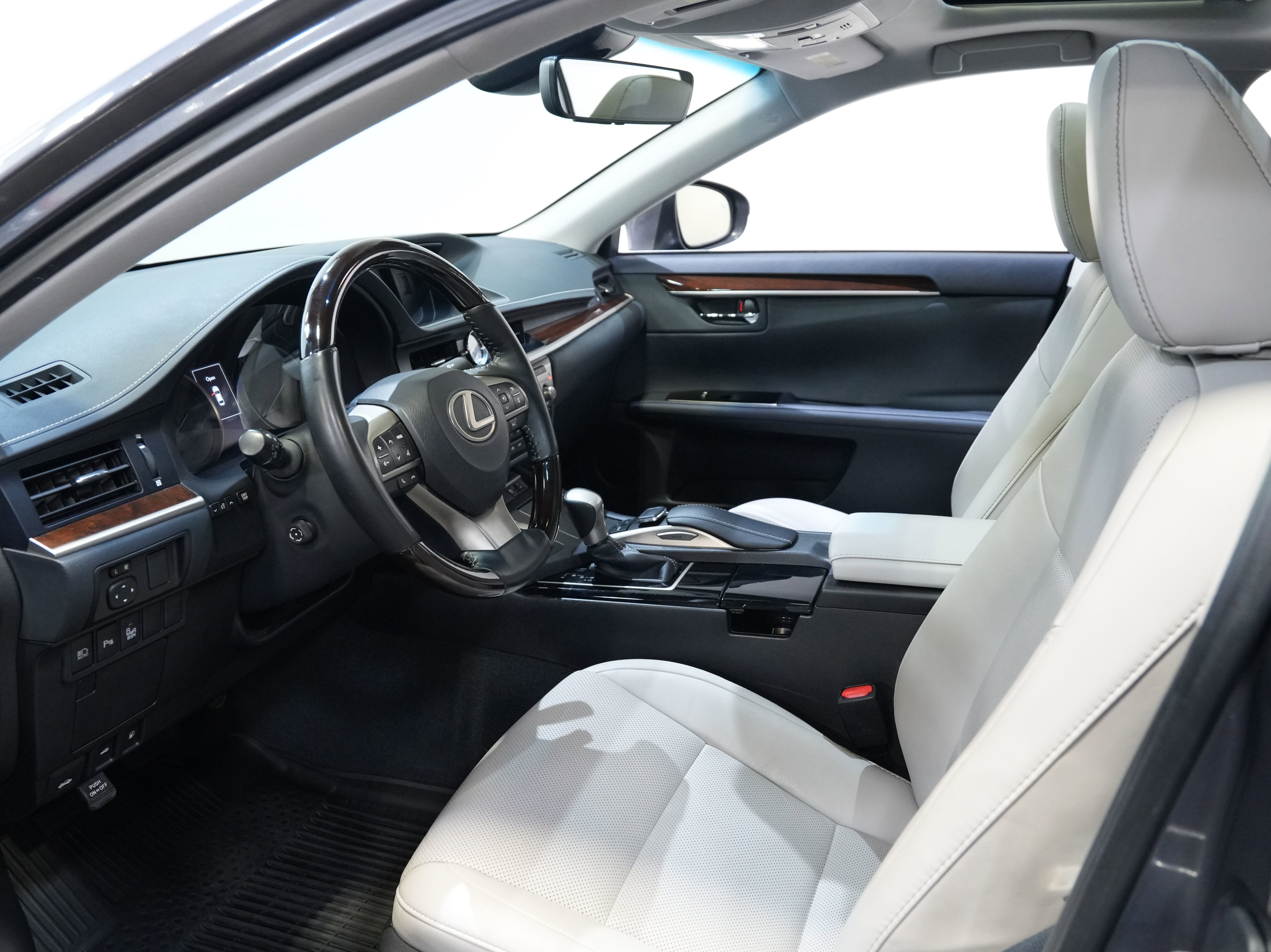 Used 2018 Lexus ES 350 w/ Navigation System Package FWD image 31