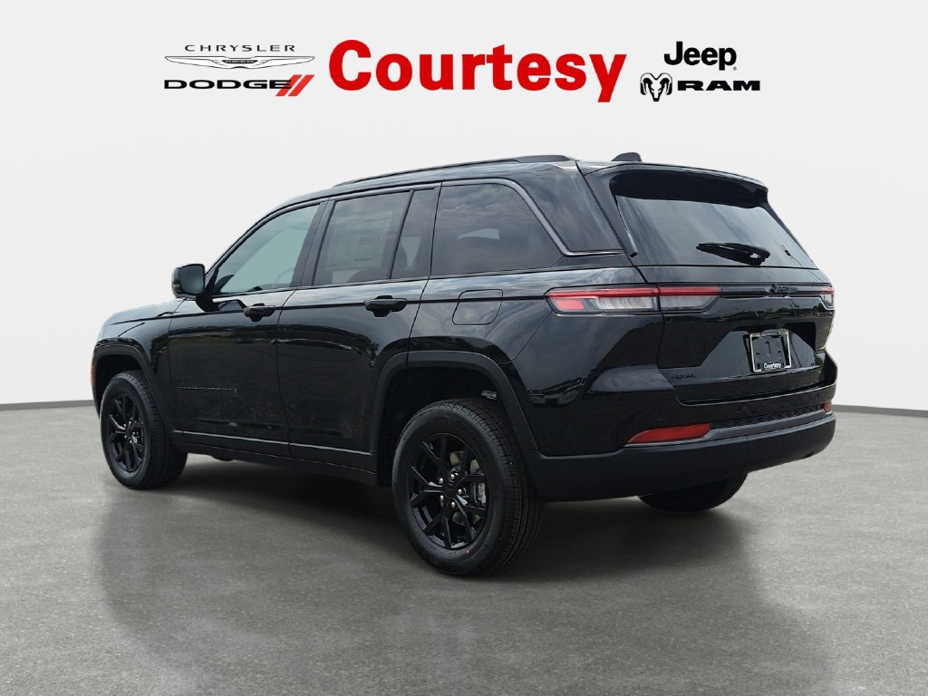 New 2026 Jeep Grand Cherokee Altitude AWD/4WD image 5