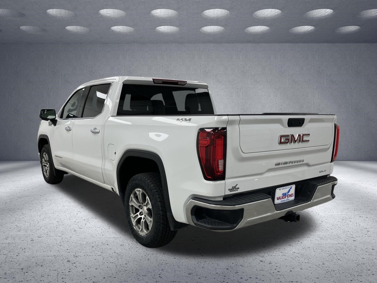 Used 2025 GMC Sierra 1500 SLT AWD/4WD image 3
