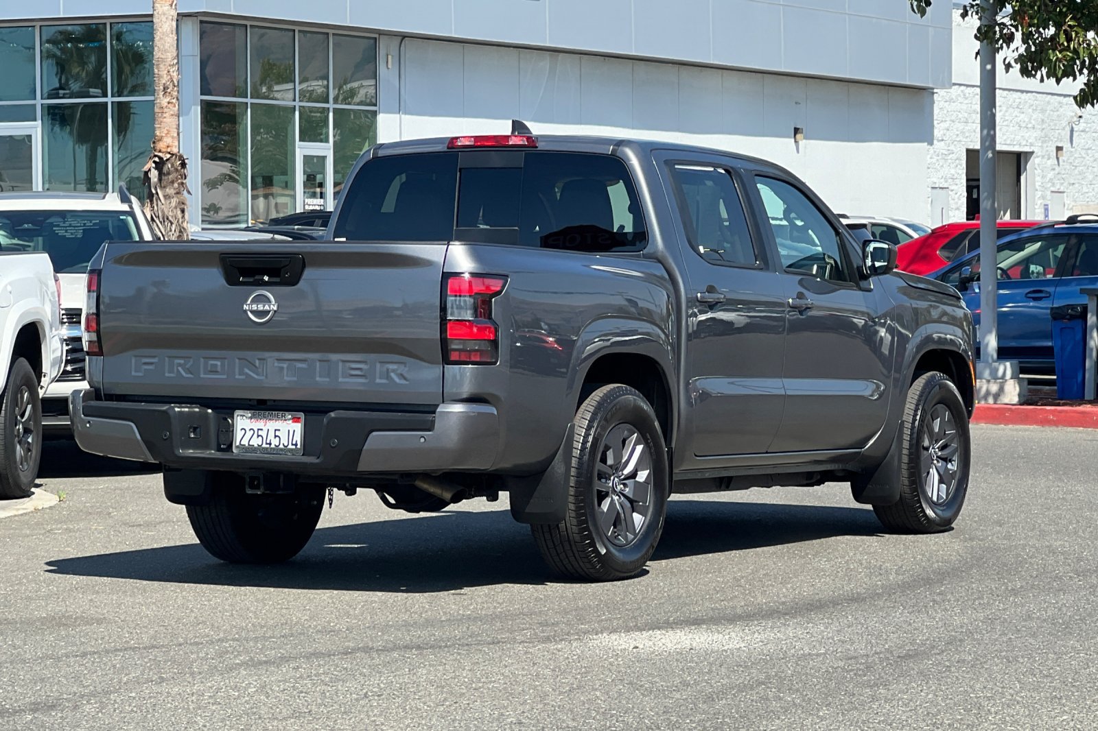 Certified 2025 Nissan Frontier SV w/ Tow Package RWD image 4