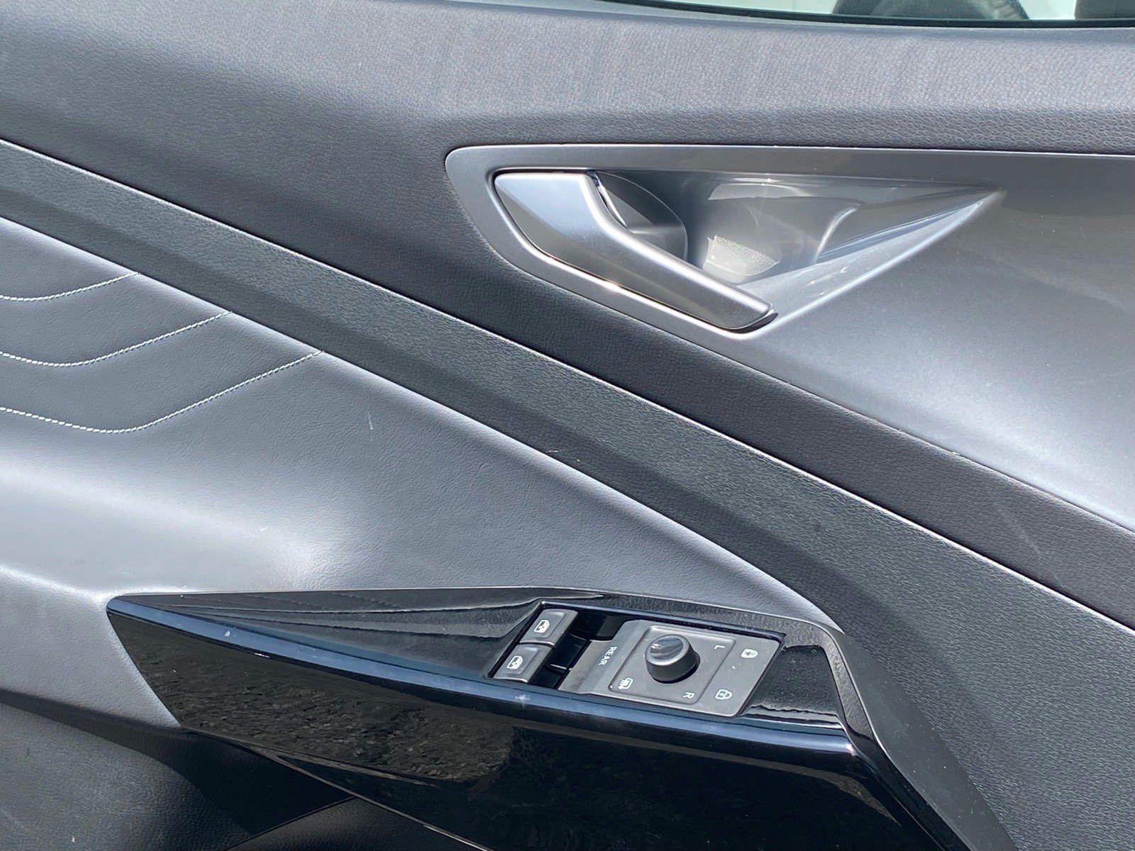 Certified 2023 Volkswagen ID.4 Pro S RWD image 19
