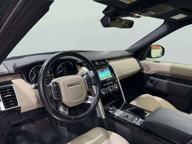 Used 2017 Land Rover Discovery HSE AWD/4WD image 21