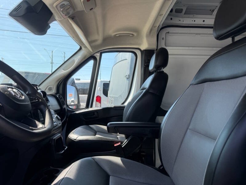 Used 2023 RAM ProMaster 2500 FWD image 9