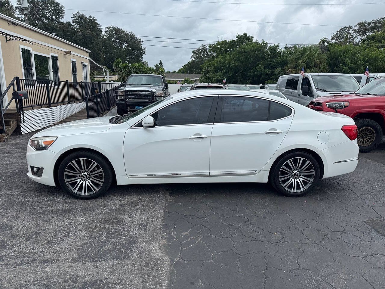 Used 2014 Kia Cadenza Premium FWD image 5