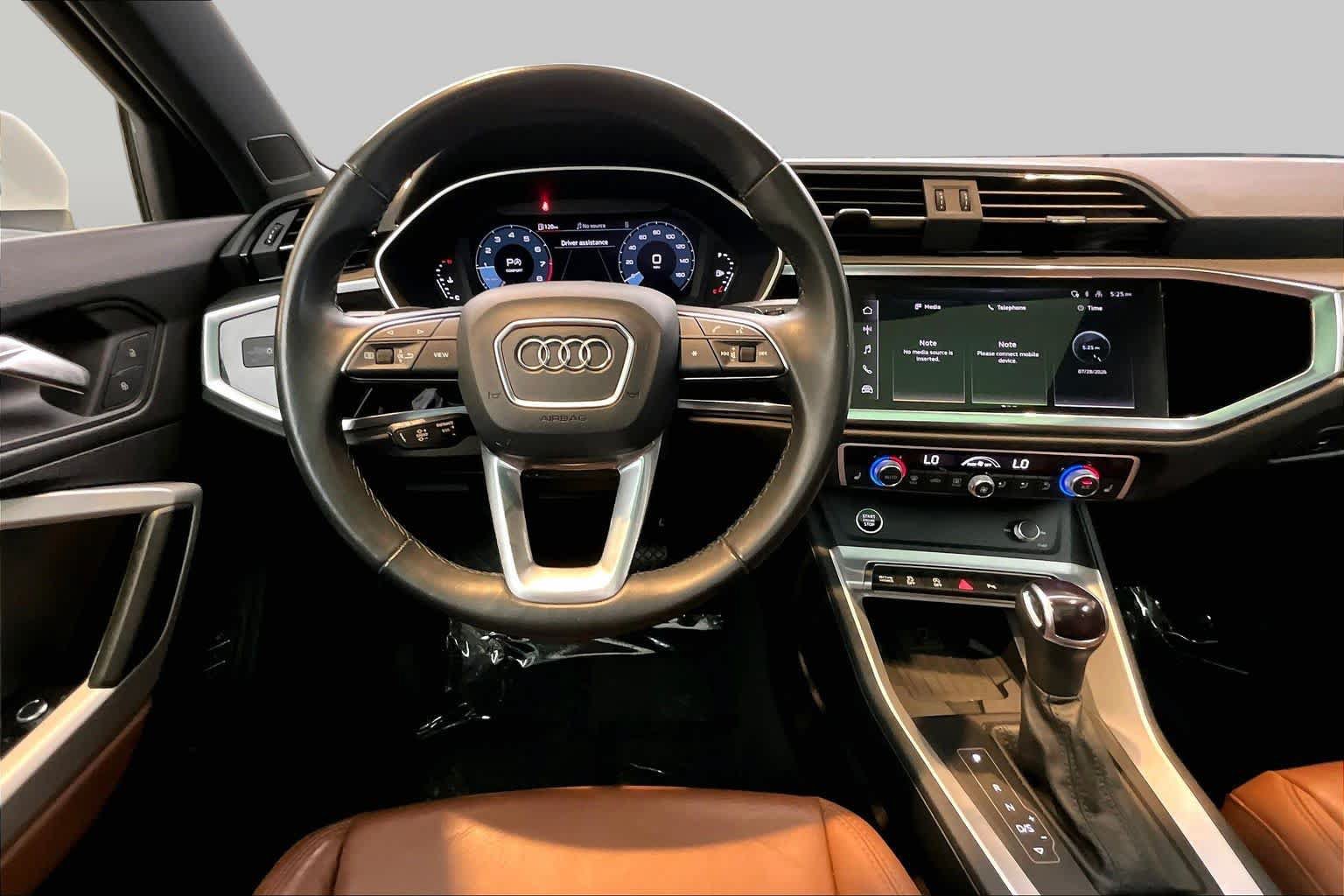 Used 2024 Audi Q3 2.0T Premium AWD/4WD image 6