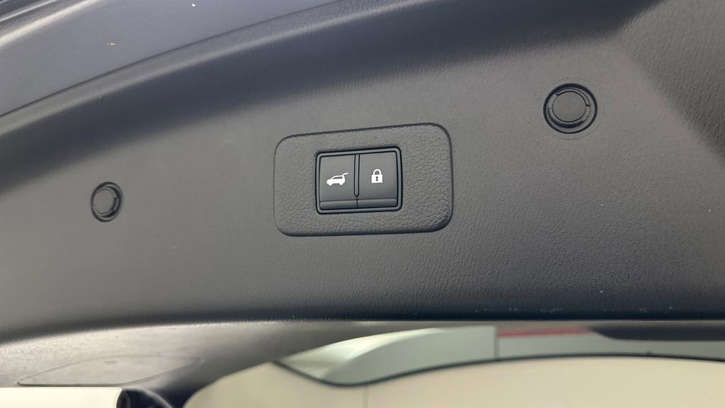 Used 2022 Nissan Armada SL image 30