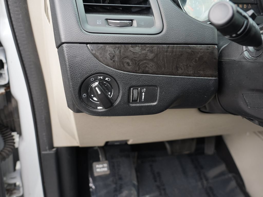 Used 2018 Dodge Grand Caravan SE w/ UConnect Hands-Free Group FWD image 14