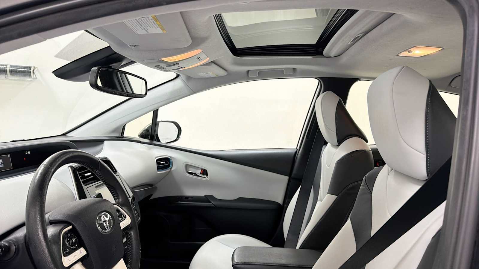 Certified 2016 Toyota Prius Four FWD image 24