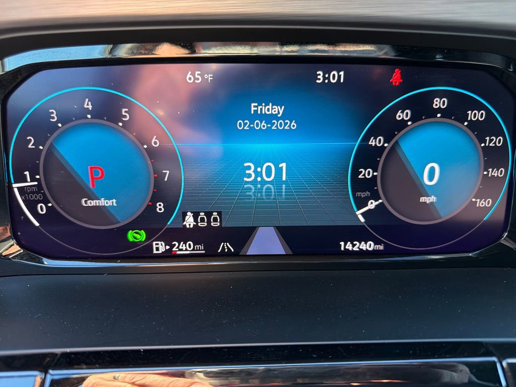 Used 2025 Volkswagen Atlas Cross Sport SE image 17