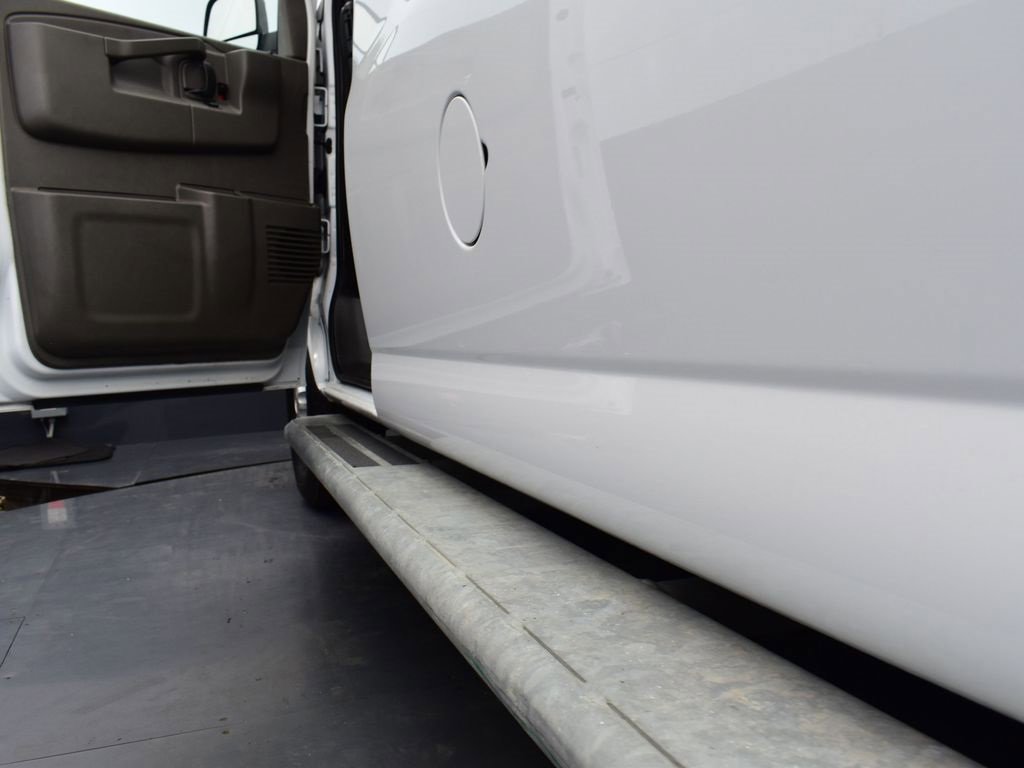 Used 2023 Chevrolet Express 2500 w/ Driver Convenience Package image 7