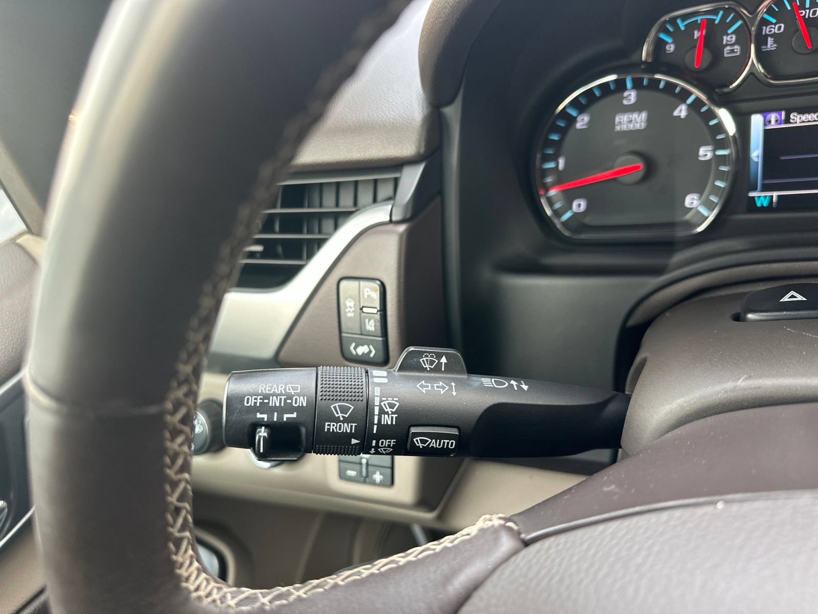 Used 2015 Chevrolet Suburban LTZ AWD/4WD image 55
