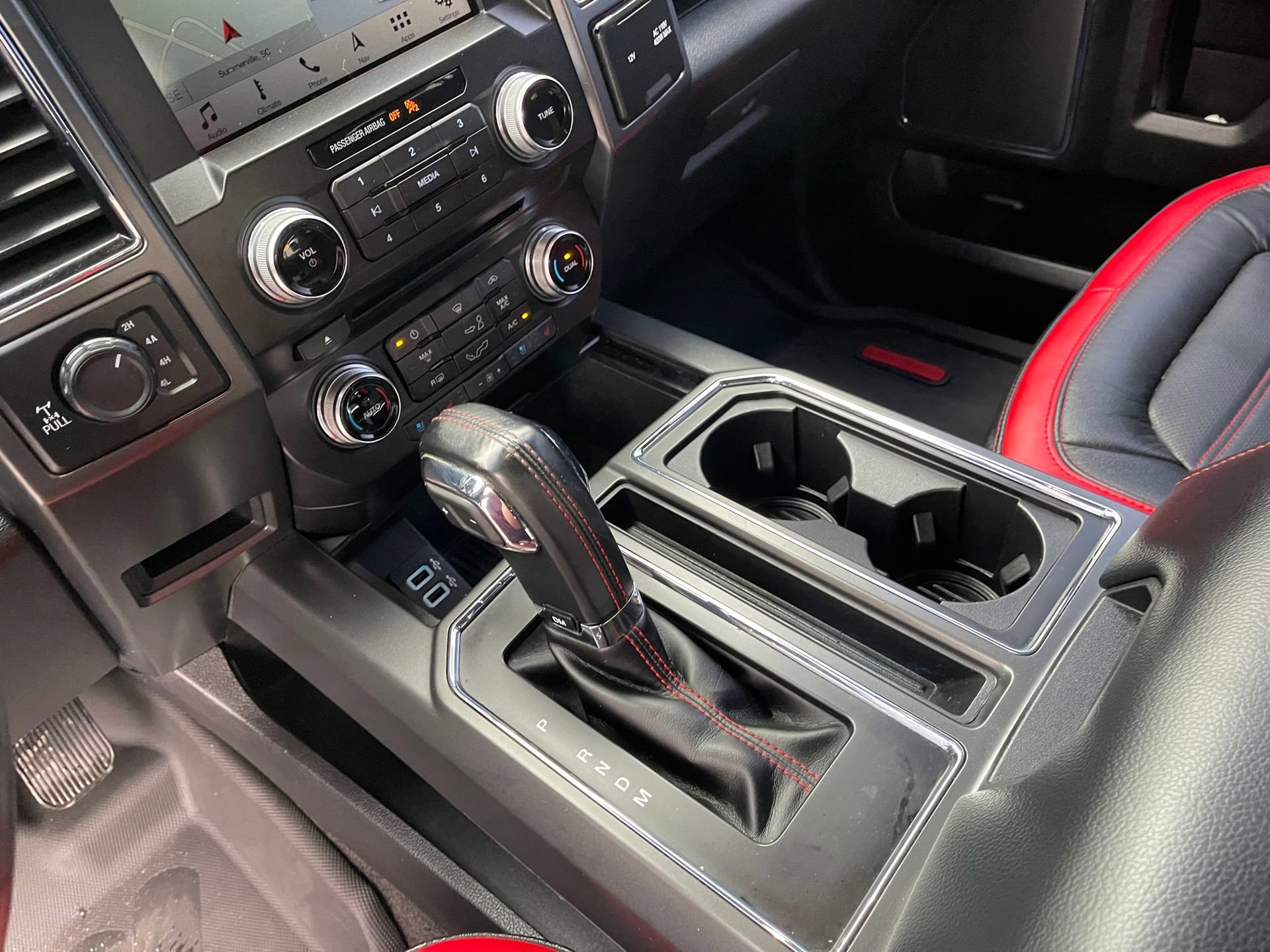 Used 2018 Ford F150 Lariat w/ Equipment Group 502A Luxury image 18