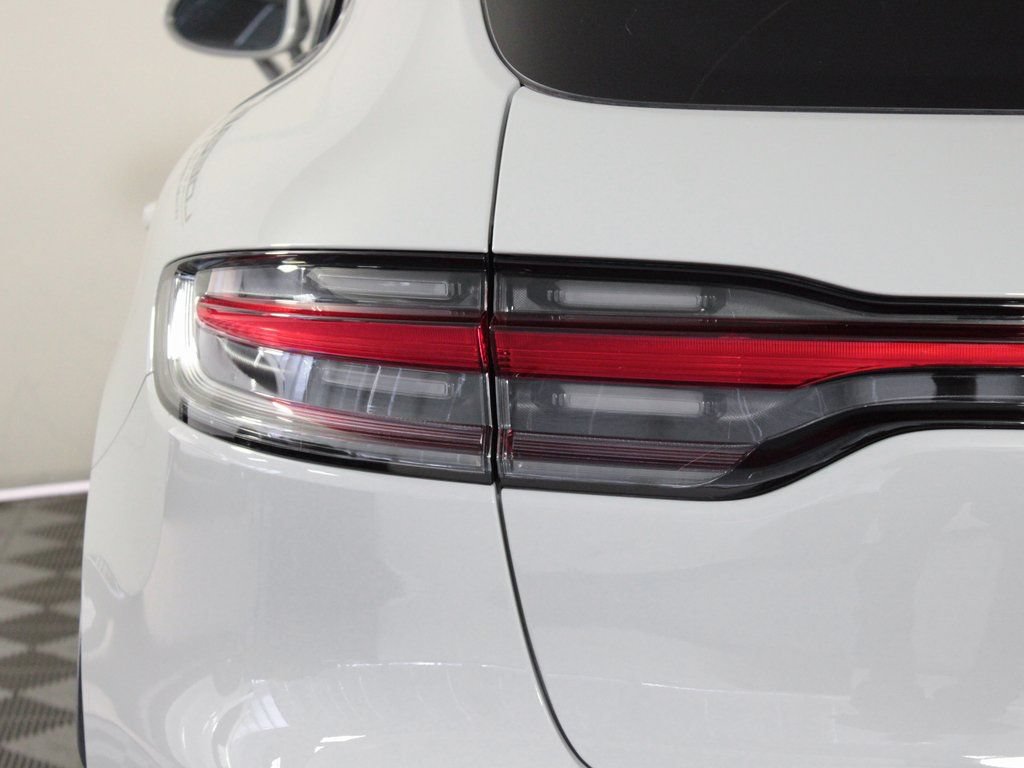 Certified 2026 Porsche Macan AWD/4WD image 12