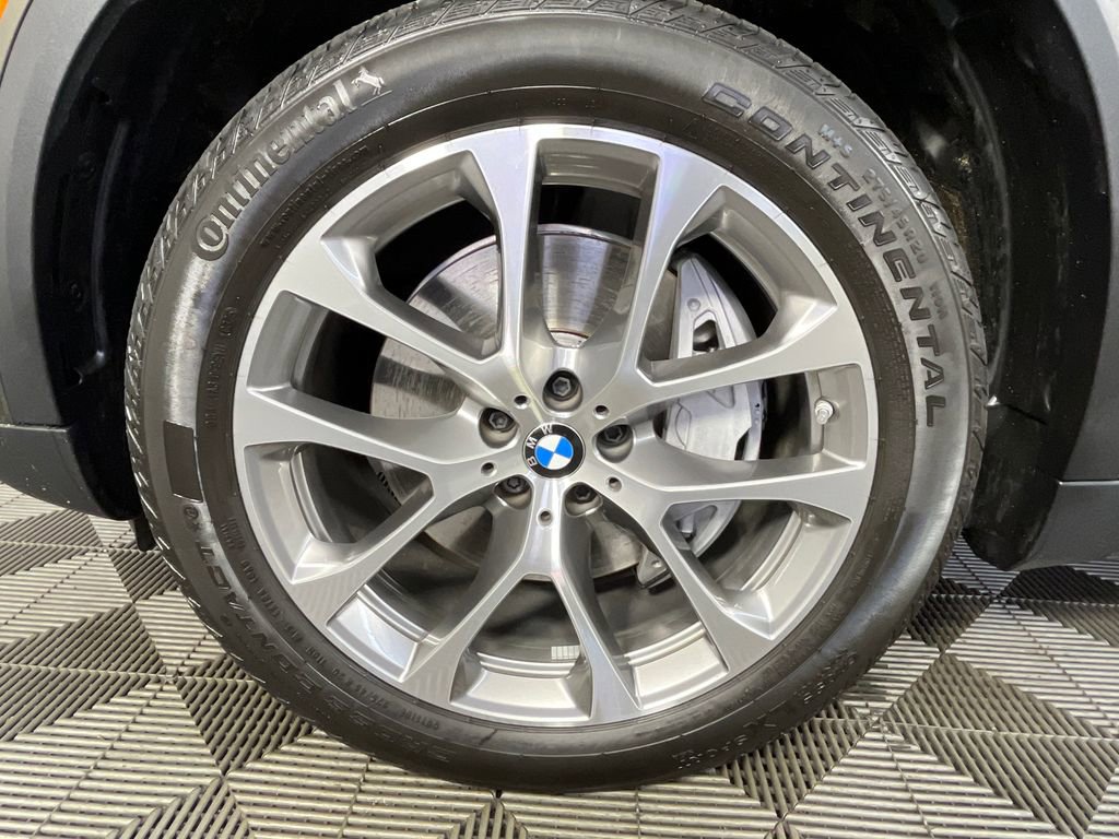 Certified 2026 BMW X5 xDrive50e w/ Executive Package image 15