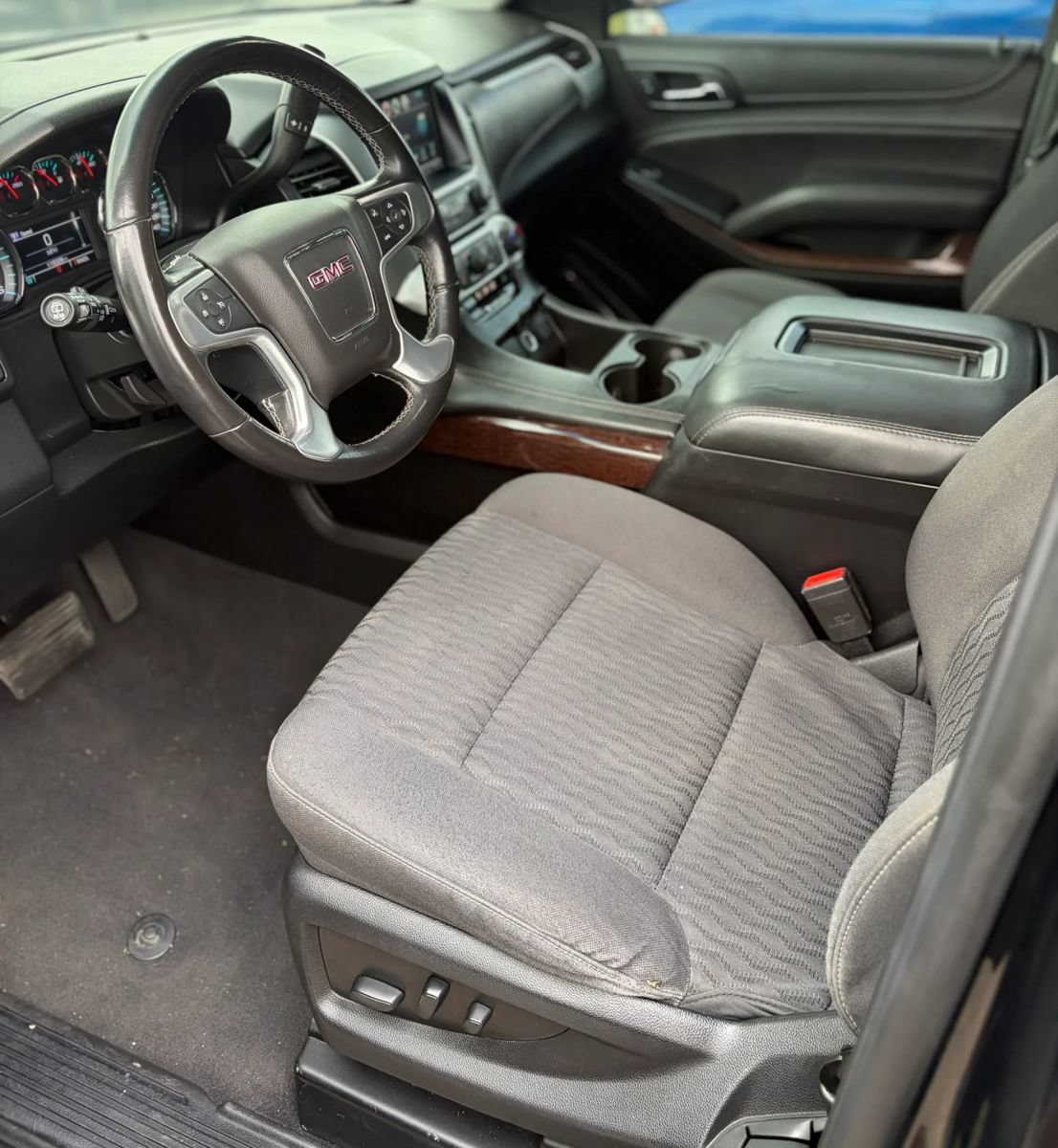 Used 2020 GMC Yukon SLE w/ SLE Value Package RWD image 13