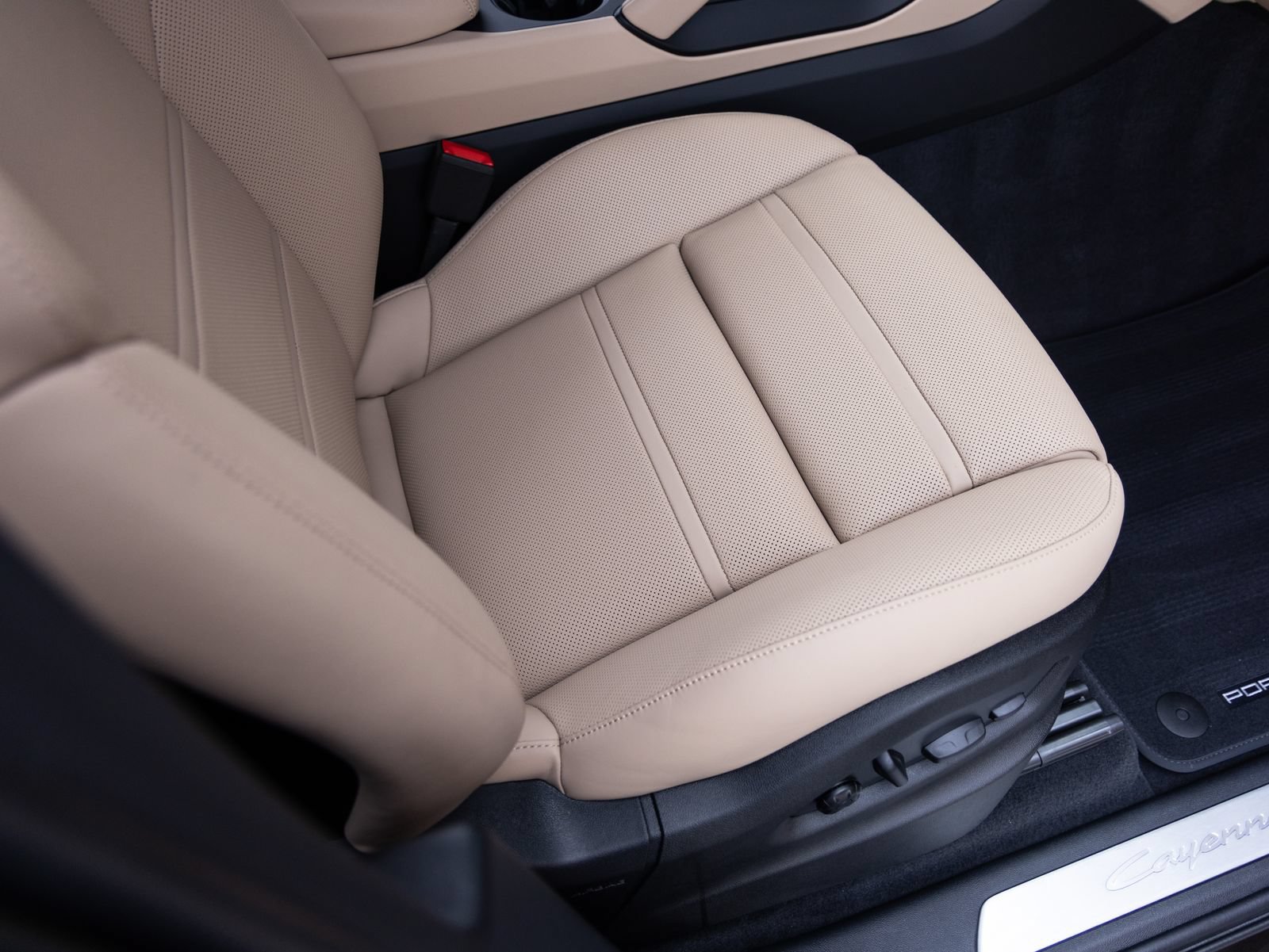 New 2026 Porsche Cayenne AWD/4WD image 34
