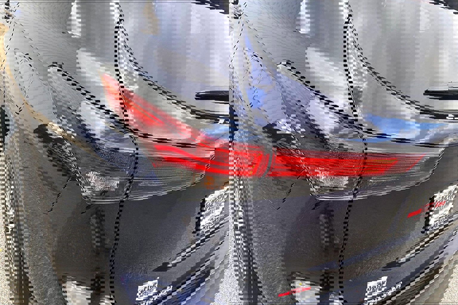 Used 2025 Toyota Highlander XLE image 35