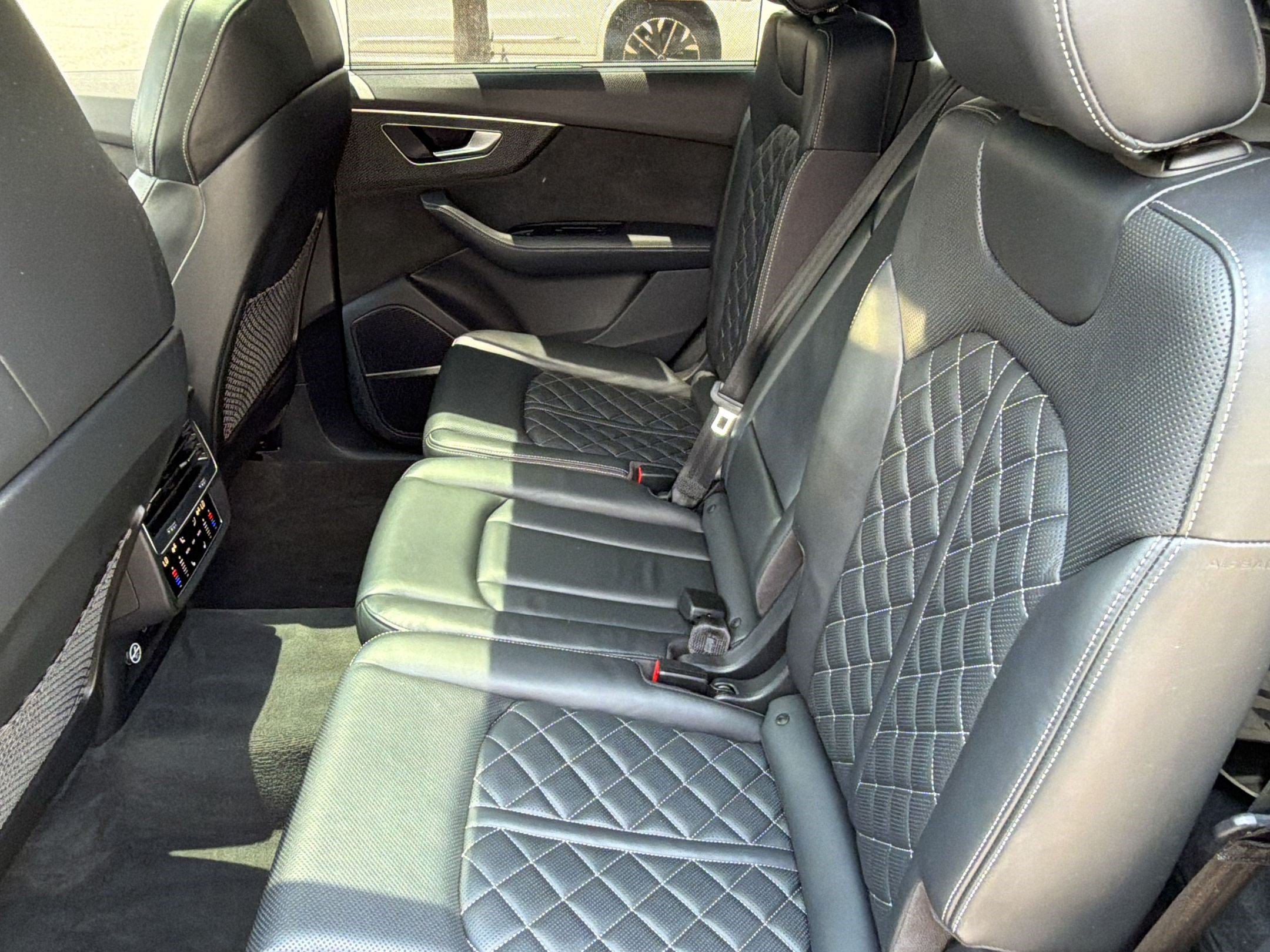 Used 2022 Audi SQ7 Premium Plus AWD/4WD image 15