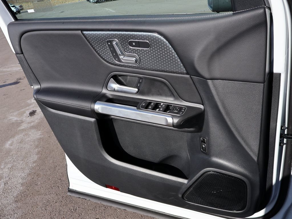 New 2026 Mercedes-Benz GLB 250 4MATIC image 37