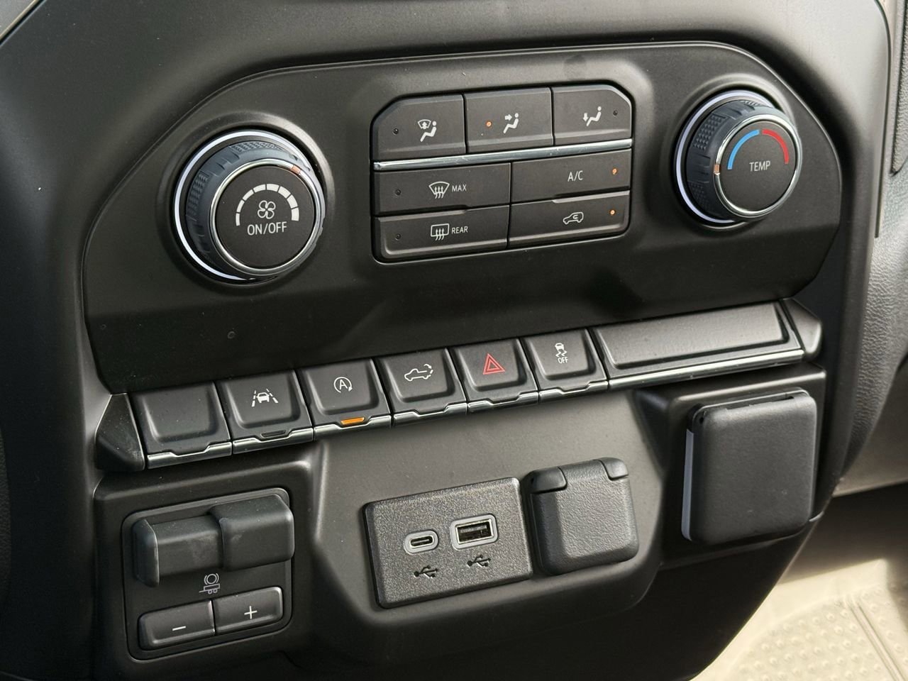 New 2026 Chevrolet Silverado 1500 Custom AWD/4WD image 17