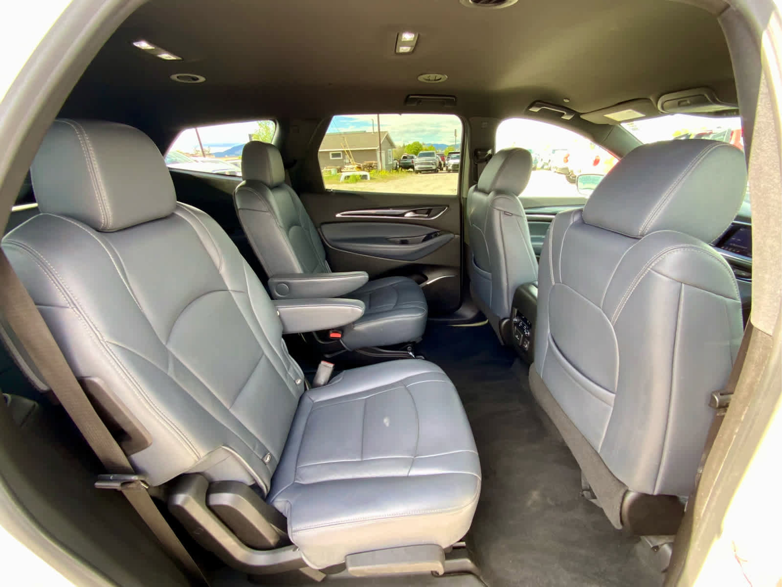 Used 2022 Buick Enclave Premium AWD/4WD image 23