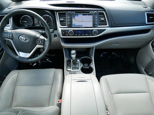 Used 2015 Toyota Highlander XLE image 12