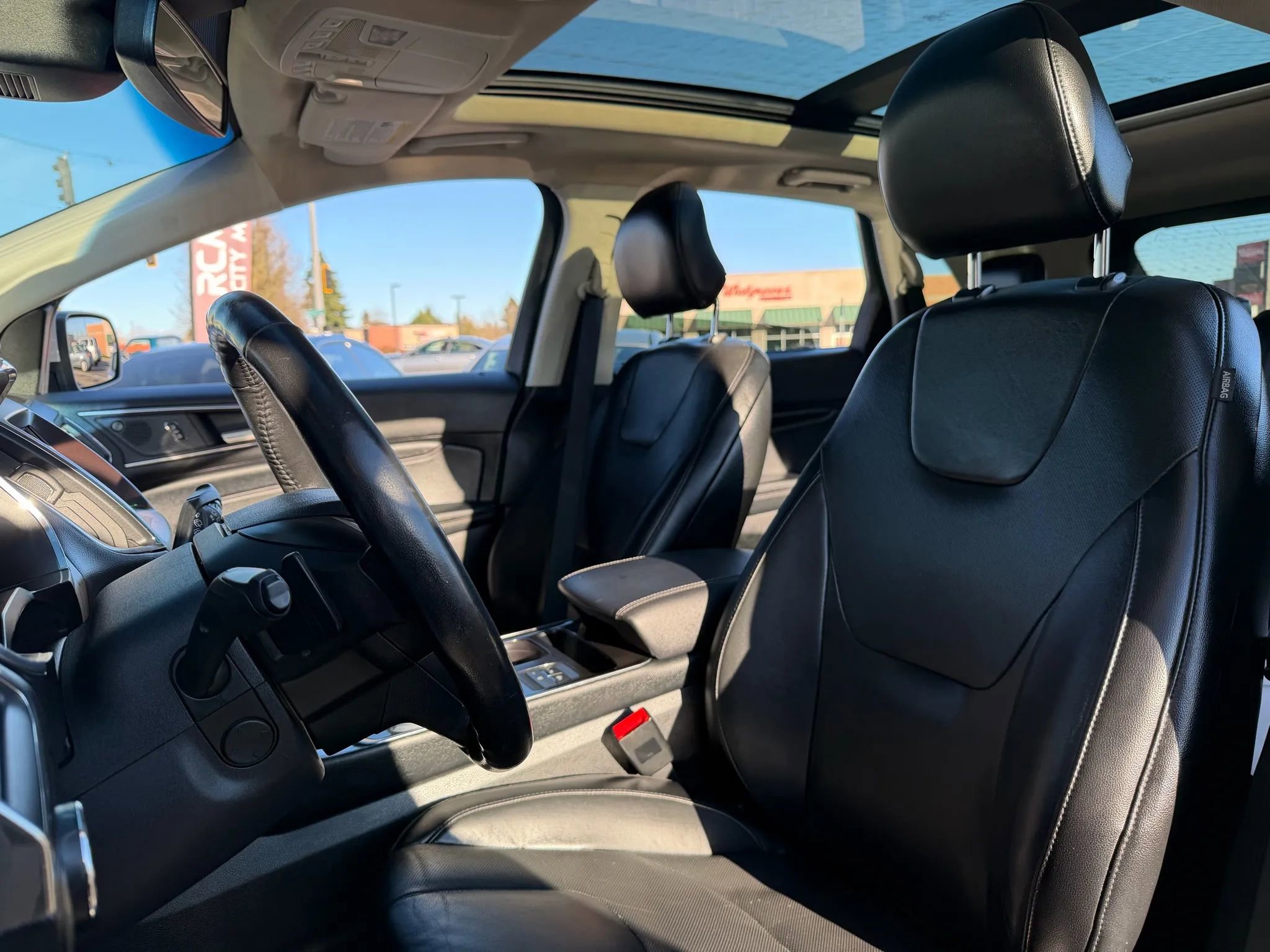 Used 2019 Ford Edge Titanium w/ Equipment Group 301A image 18