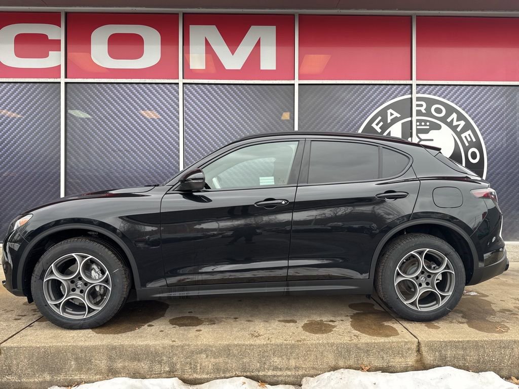 New 2026 Alfa Romeo Stelvio Sprint image 9