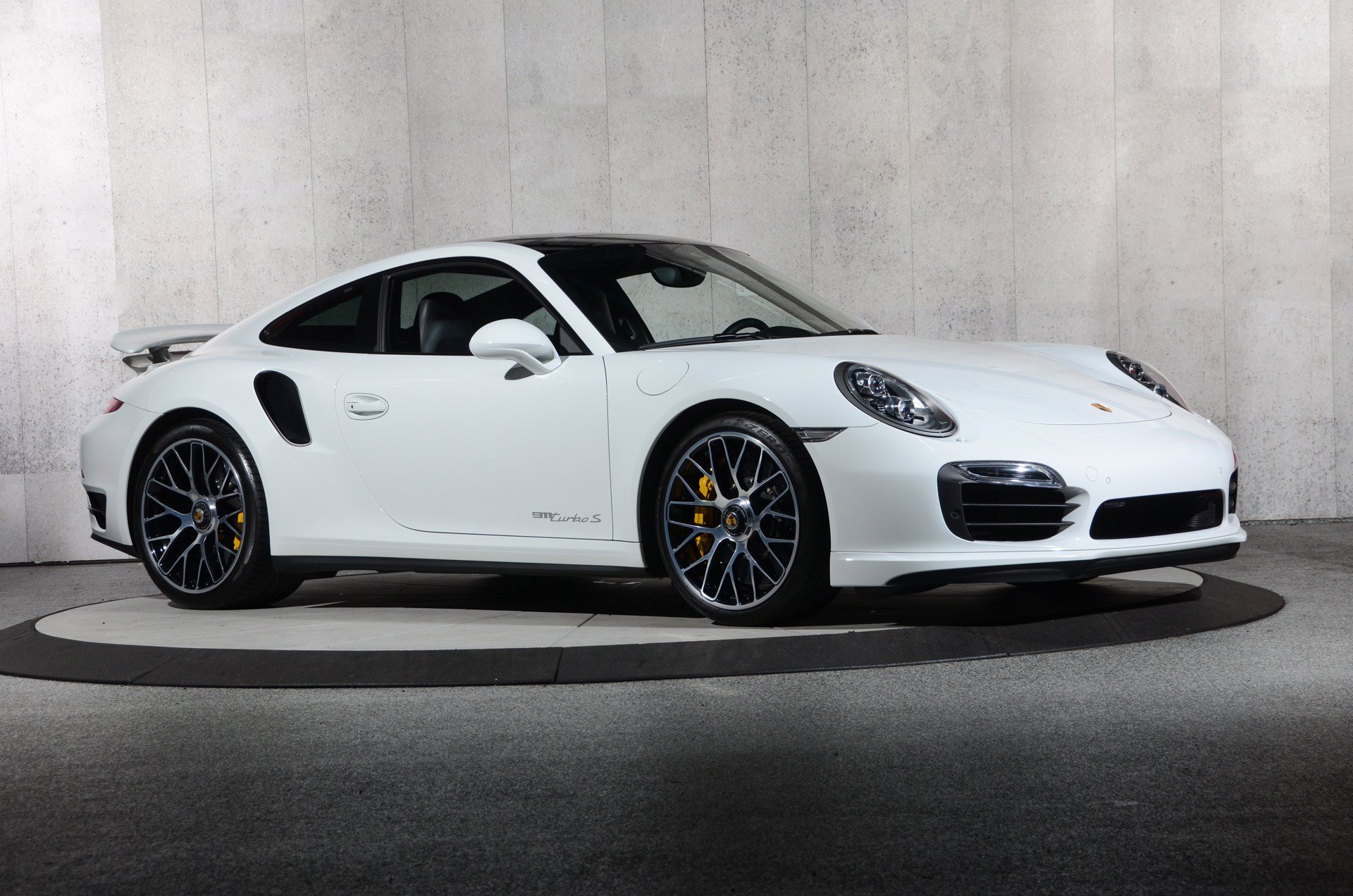 Used 2014 Porsche 911 Turbo S AWD/4WD image 2