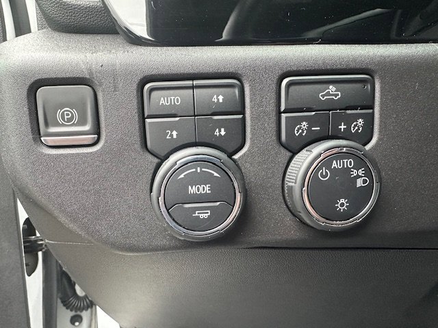 Used 2022 Chevrolet Silverado 1500 LT image 14