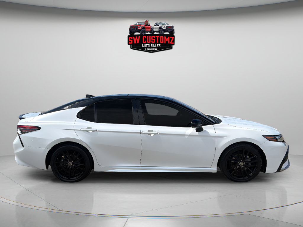 Used 2023 Toyota Camry XSE FWD image 8