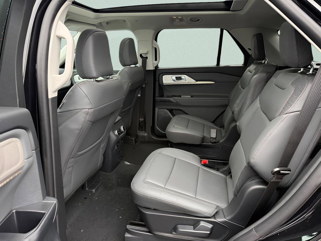 New 2026 Ford Explorer Active w/ Active Comfort Package AWD/4WD image 5