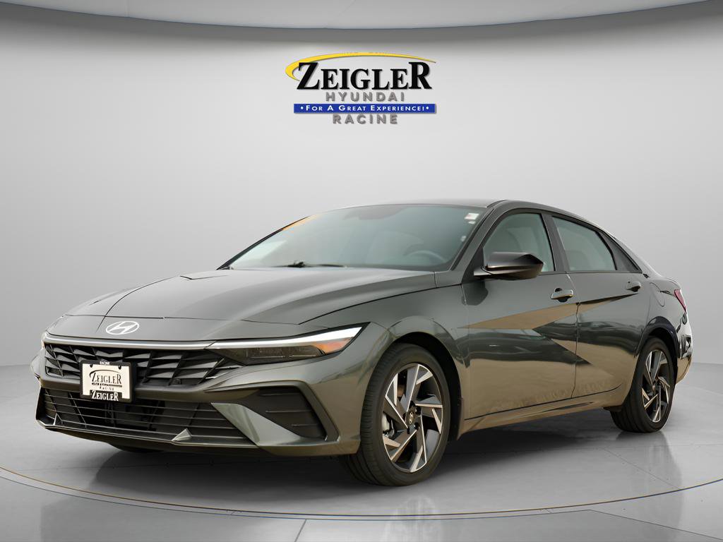 Certified 2025 Hyundai Elantra SEL FWD image 3