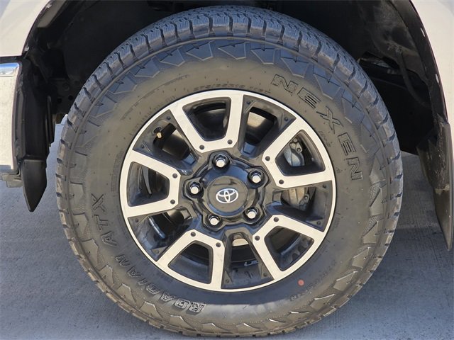 Used 2018 Toyota Tundra SR5 w/ SR5 Upgrade Package image 11