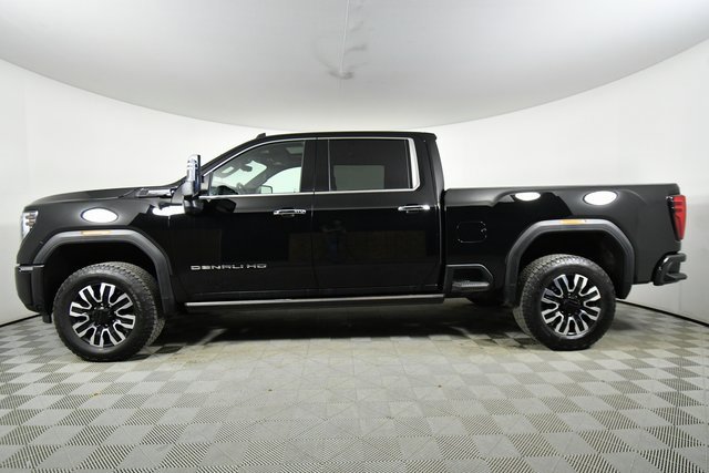 Used 2024 GMC Sierra 3500 Denali Ultimate image 16