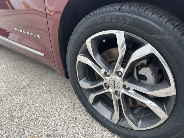 Used 2022 Chrysler Pacifica Pinnacle AWD/4WD image 13
