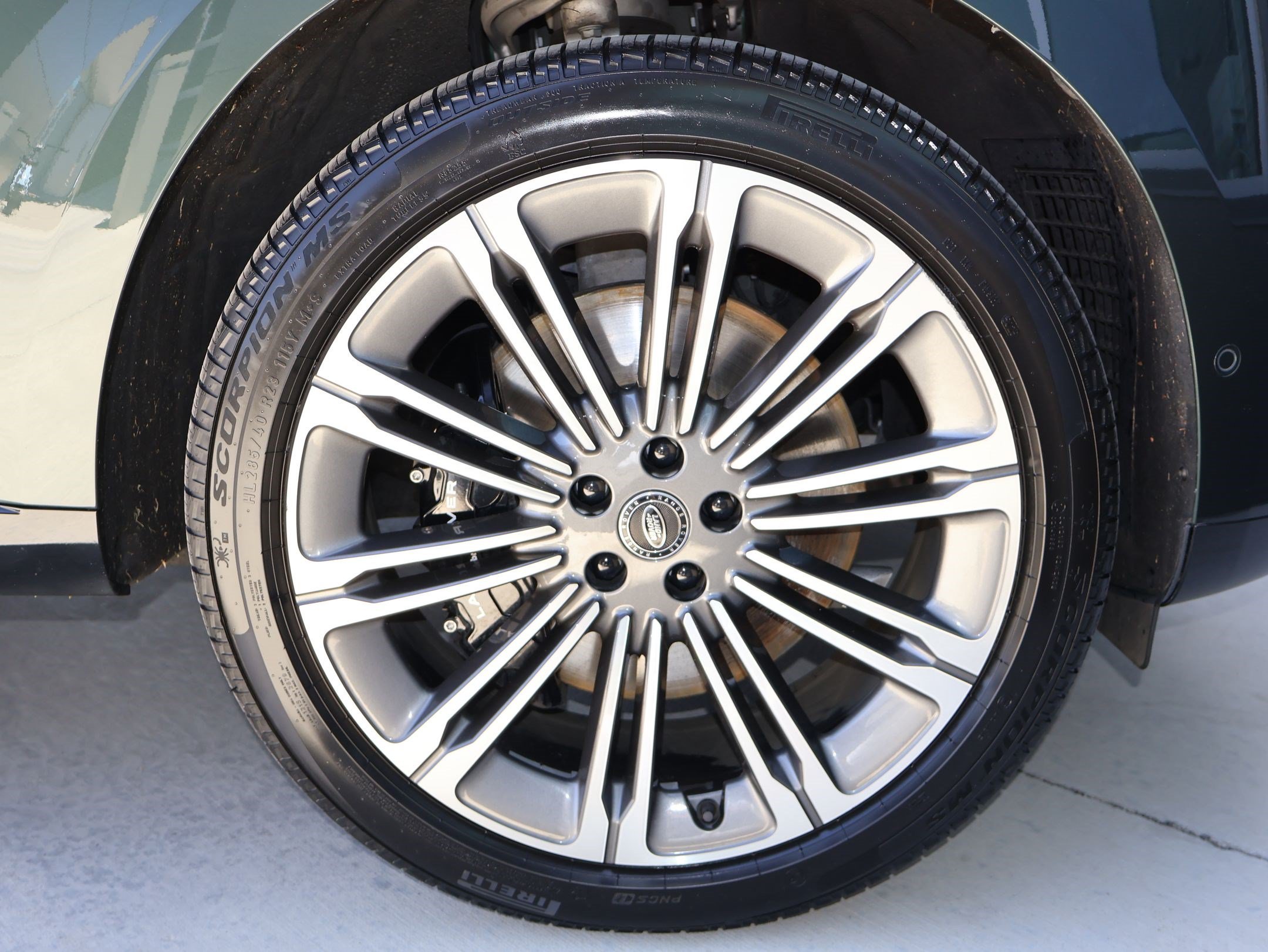 Certified 2025 Land Rover Range Rover SV AWD/4WD image 31