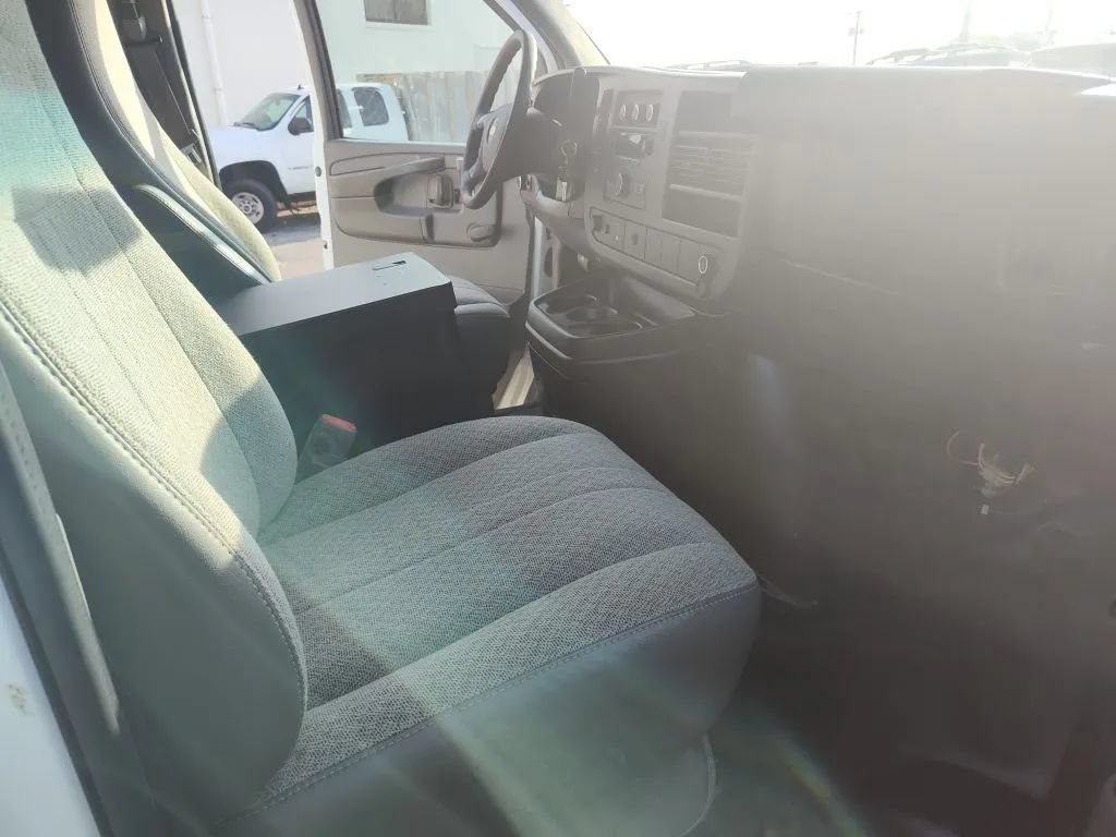 Used 2012 Chevrolet Express 2500 RWD image 18