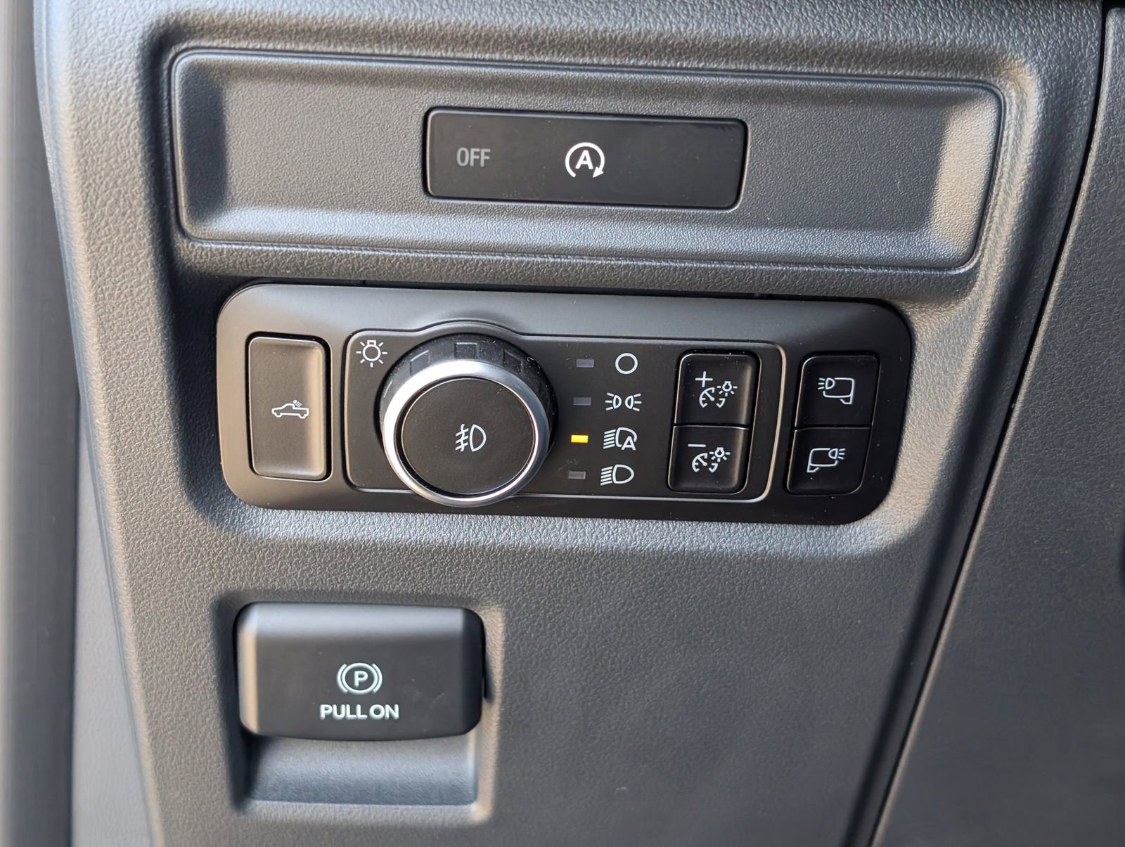 Used 2025 Ford F150 XLT w/ Equipment Group 302A MID image 25
