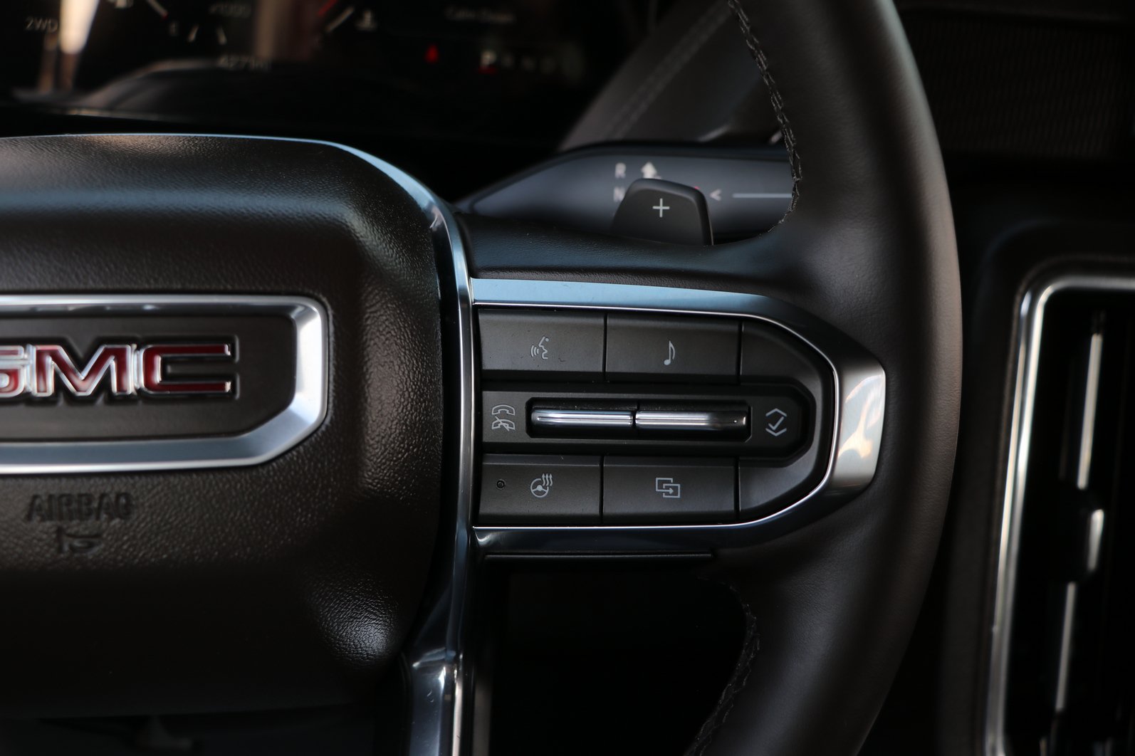 Used 2026 GMC Yukon XL Elevation AWD/4WD image 19