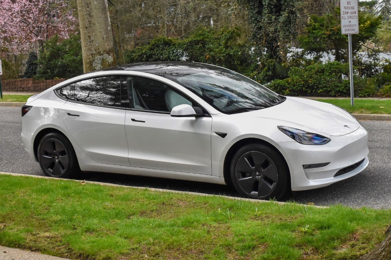 Used 2023 Tesla Model 3 Standard Range RWD image 11