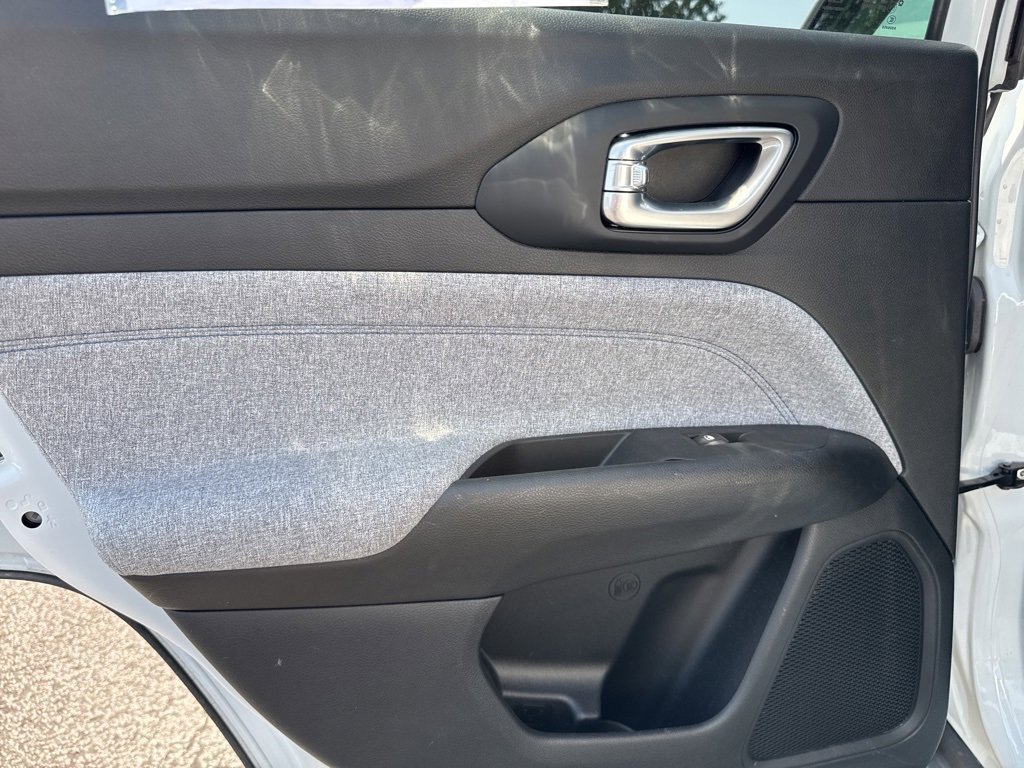 Used 2022 Jeep Compass Latitude image 46