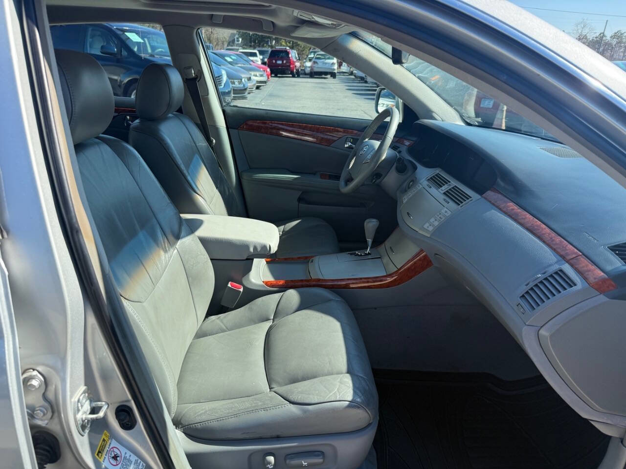 Used 2006 Toyota Avalon XLS image 14