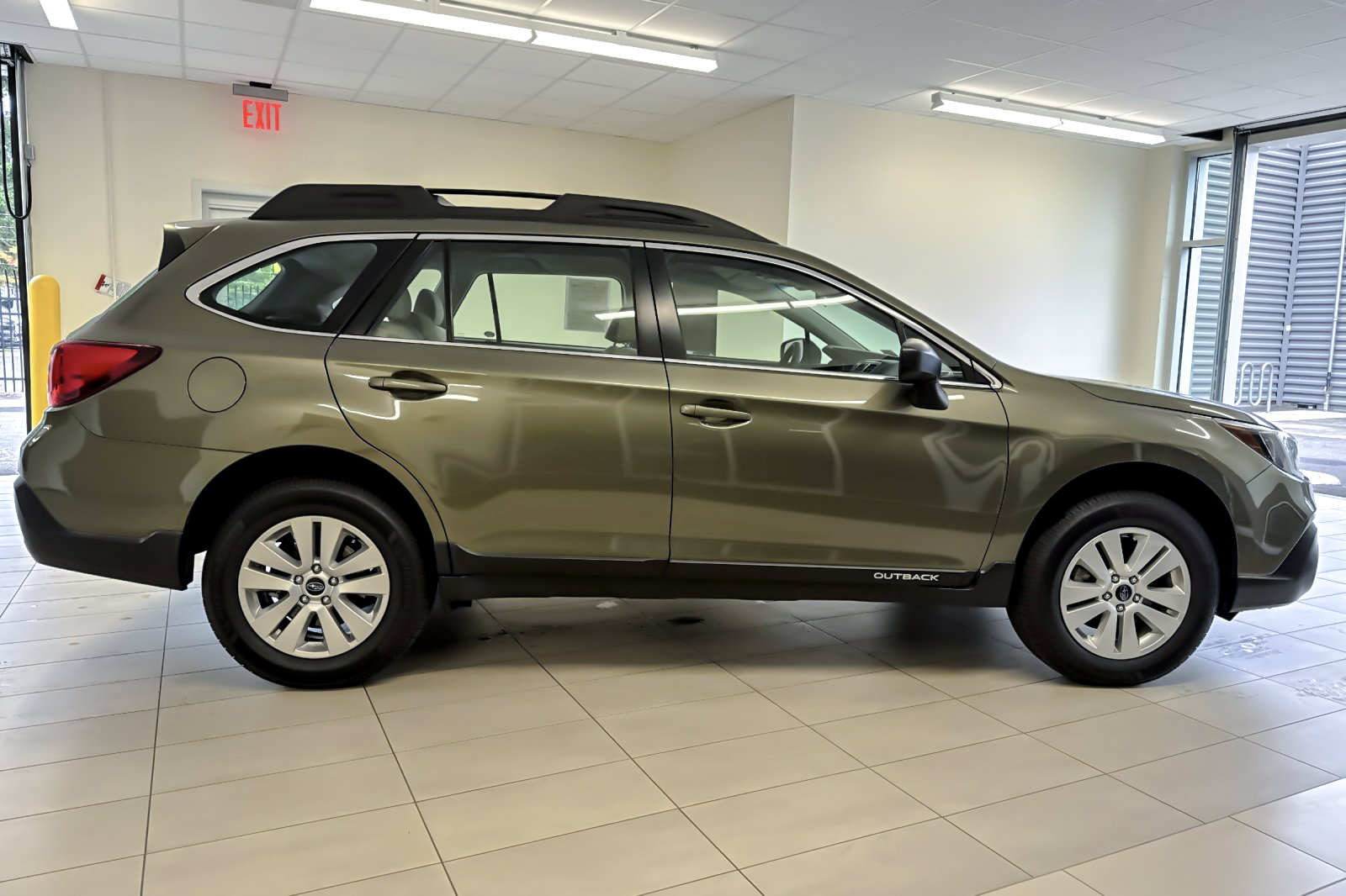 Used 2019 Subaru Outback 2.5i AWD/4WD image 3