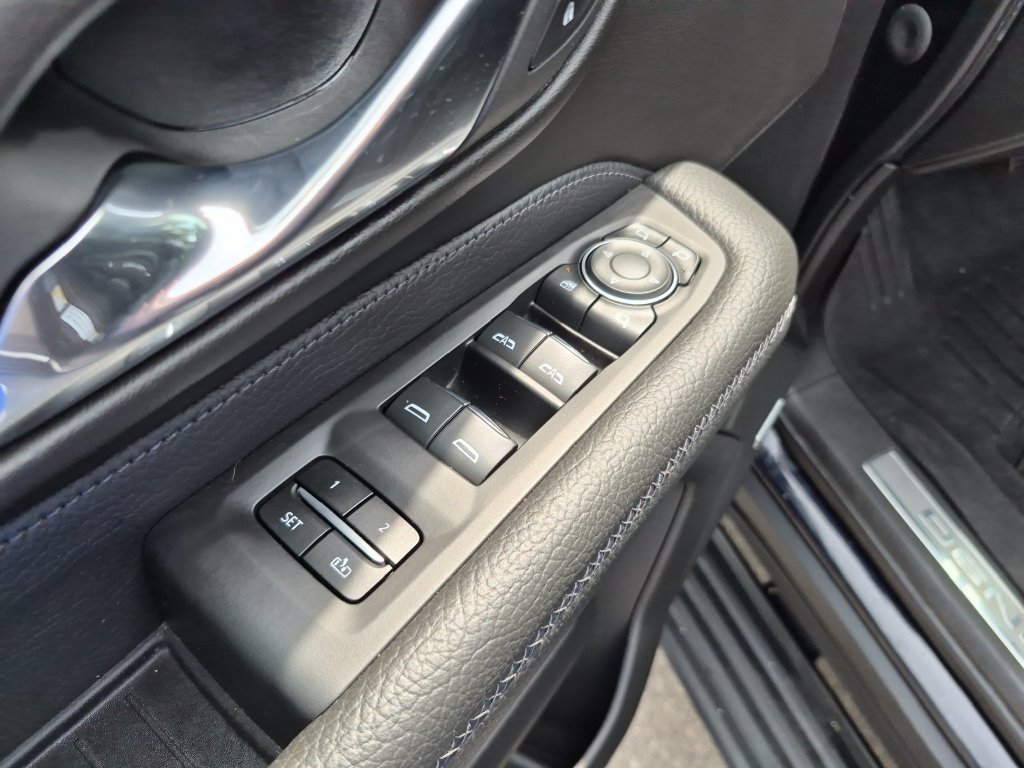 Used 2023 GMC Yukon XL Denali AWD/4WD image 21