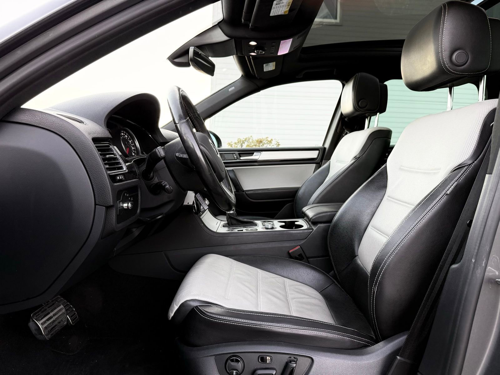 Used 2017 Volkswagen Touareg Wolfsburg Edition AWD/4WD image 20