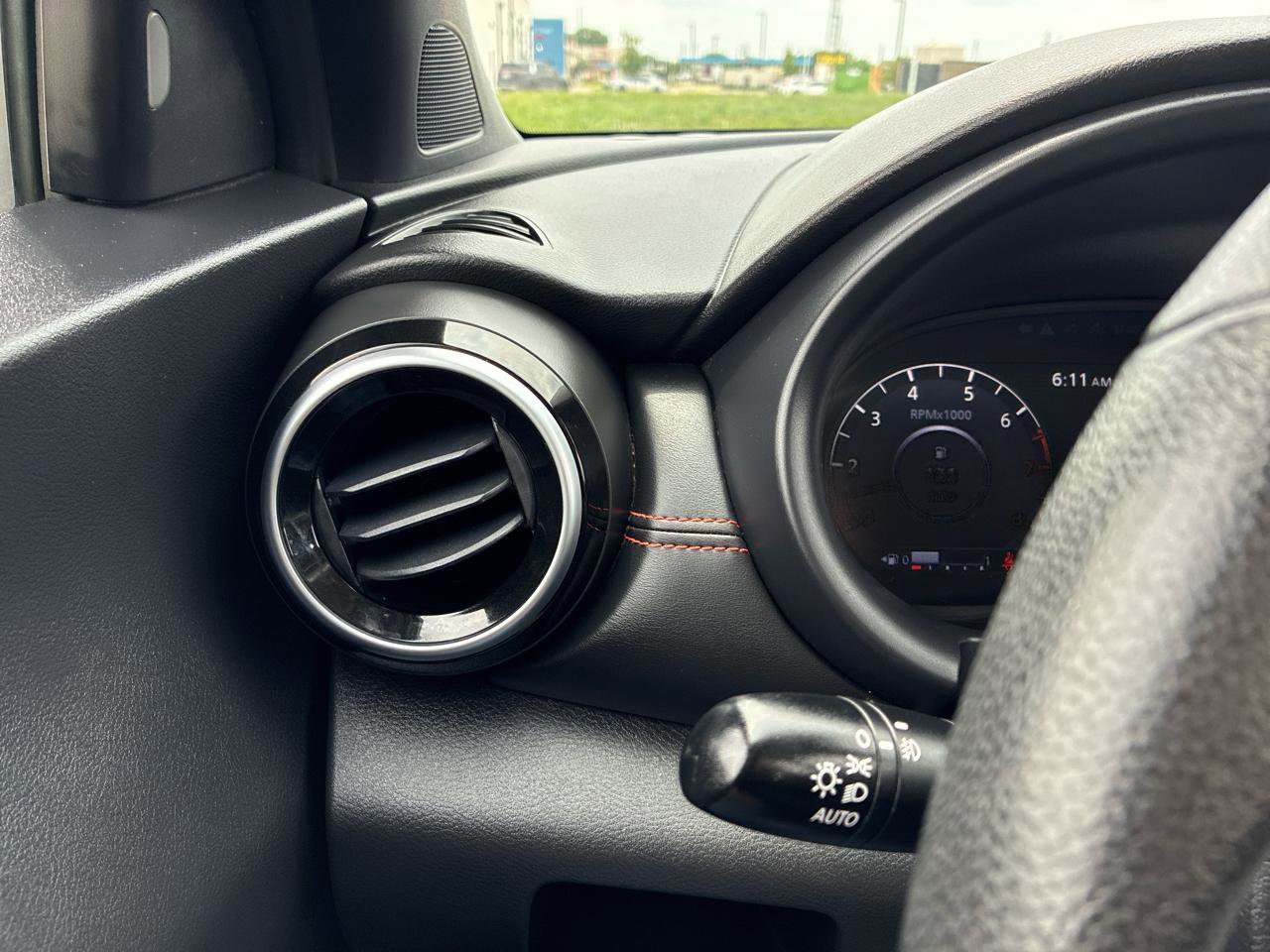Used 2022 Nissan Kicks SR FWD image 47